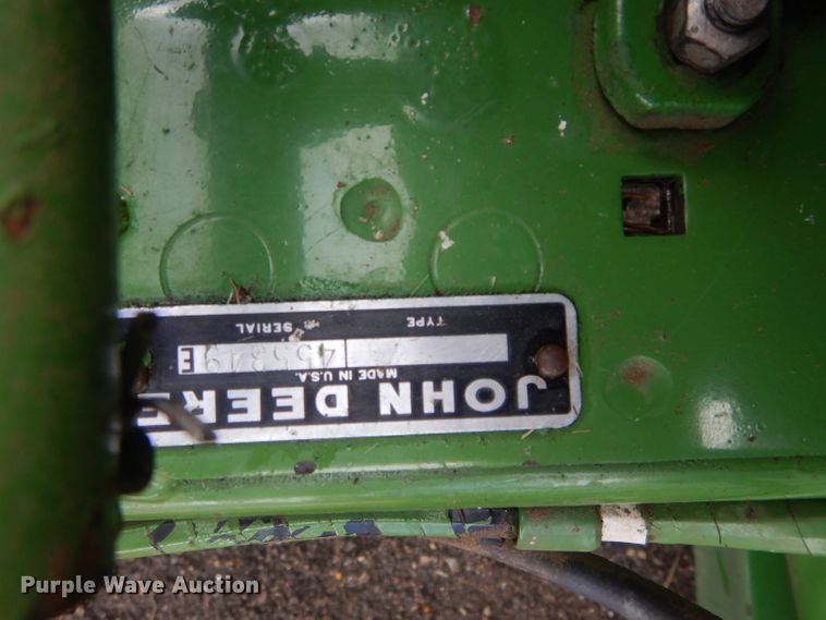 image for item GK9119 John Deere 346 small square baler