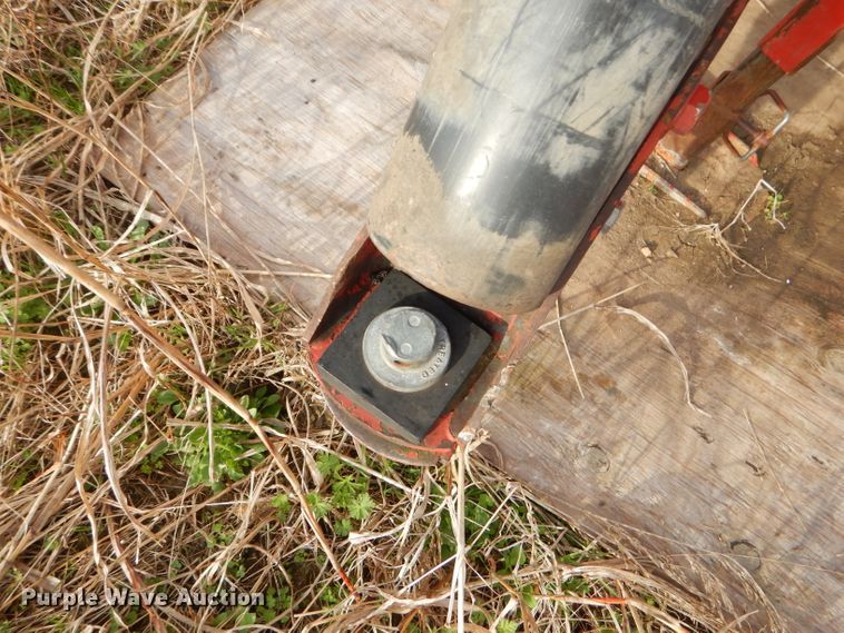 image for item GN9235 New Holland 658 round baler