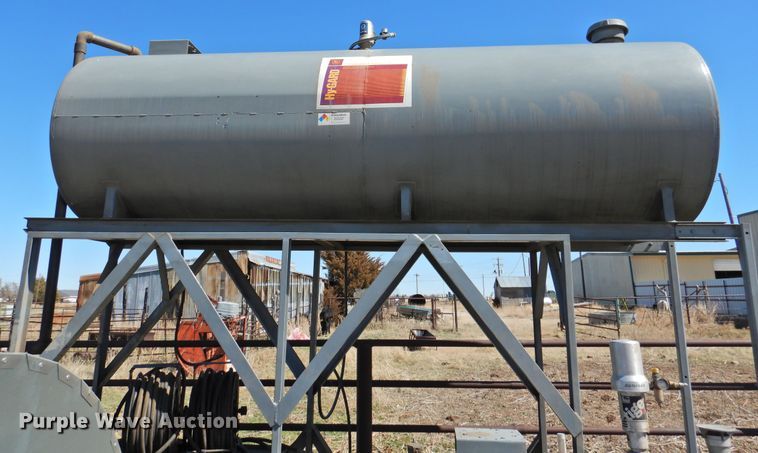 image for item GN9772 Overhead bulk oil tank