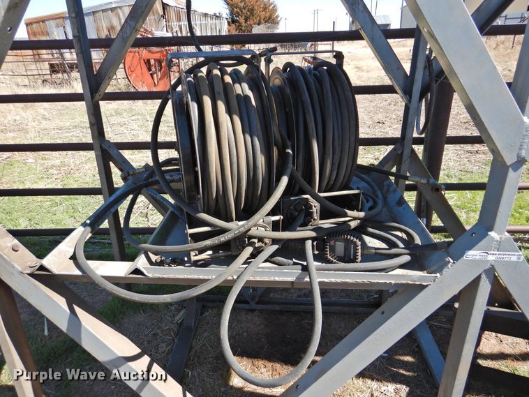 image for item GN9772 Overhead bulk oil tank