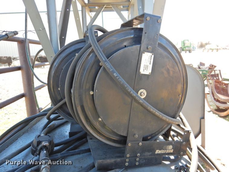 image for item GN9772 Overhead bulk oil tank