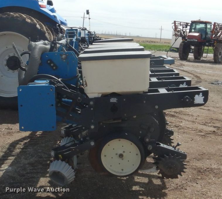 image for item GN9791 Kinze 3140 planter