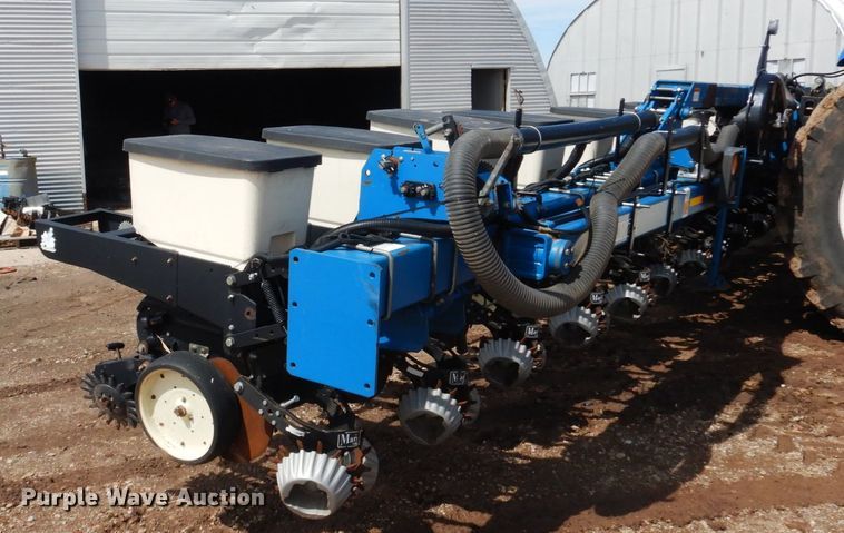 image for item GN9791 Kinze 3140 planter