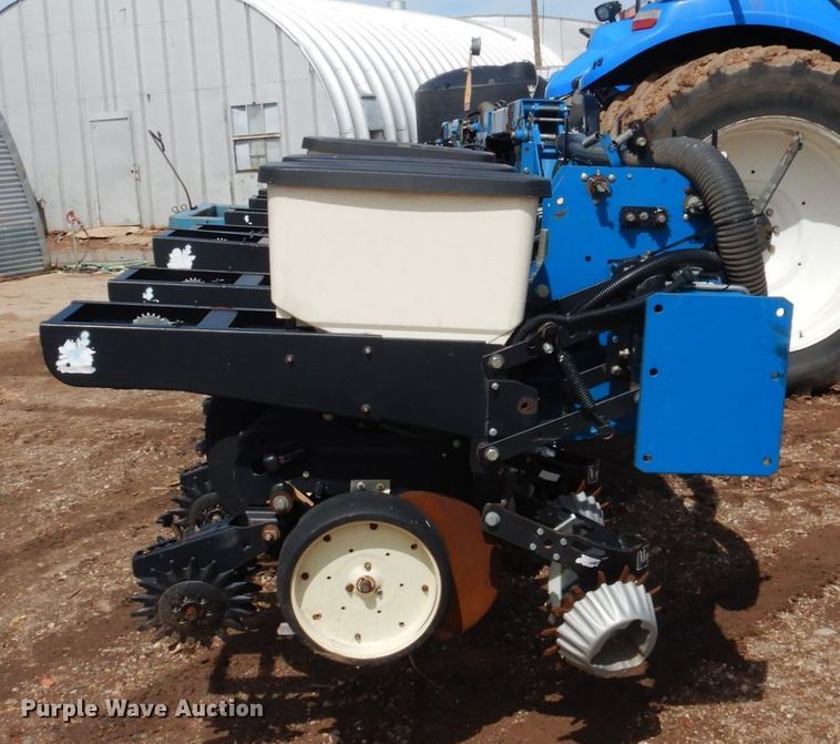 image for item GN9791 Kinze 3140 planter