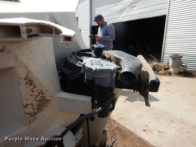 image for item GN9791 Kinze 3140 planter