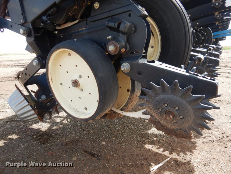 image for item GN9791 Kinze 3140 planter