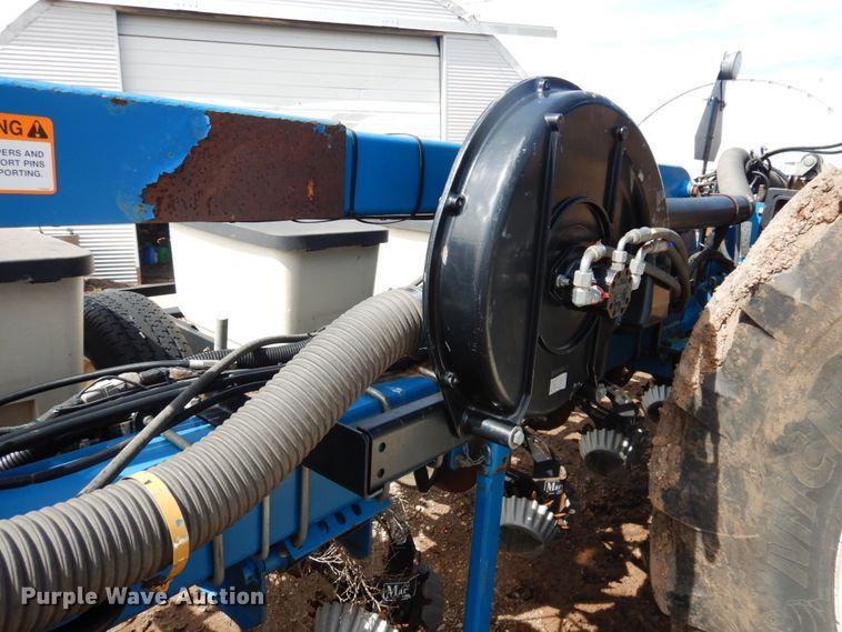 image for item GN9791 Kinze 3140 planter