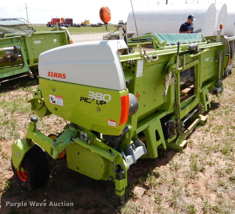 image for item GN9803 2015 Claas 380 pickup head