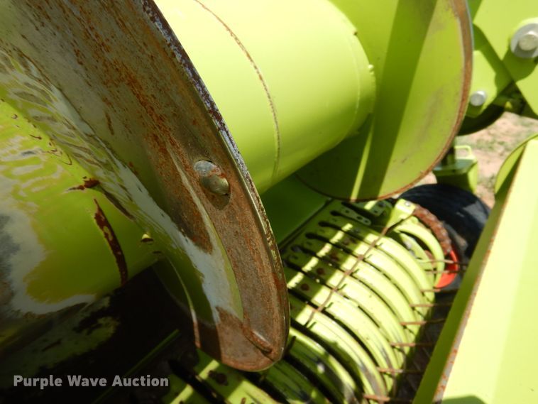 image for item GN9803 2015 Claas 380 pickup head