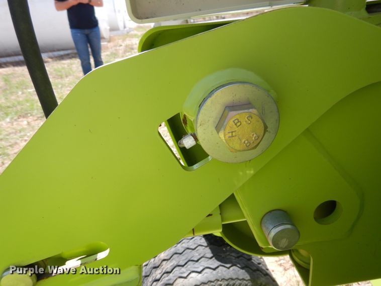image for item GN9803 2015 Claas 380 pickup head