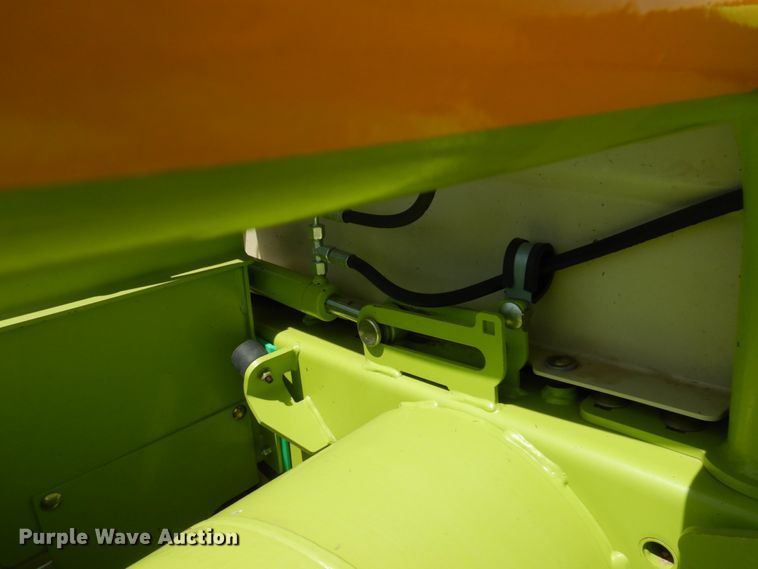 image for item GN9803 2015 Claas 380 pickup head