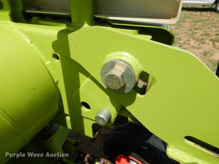 image for item GN9803 2015 Claas 380 pickup head