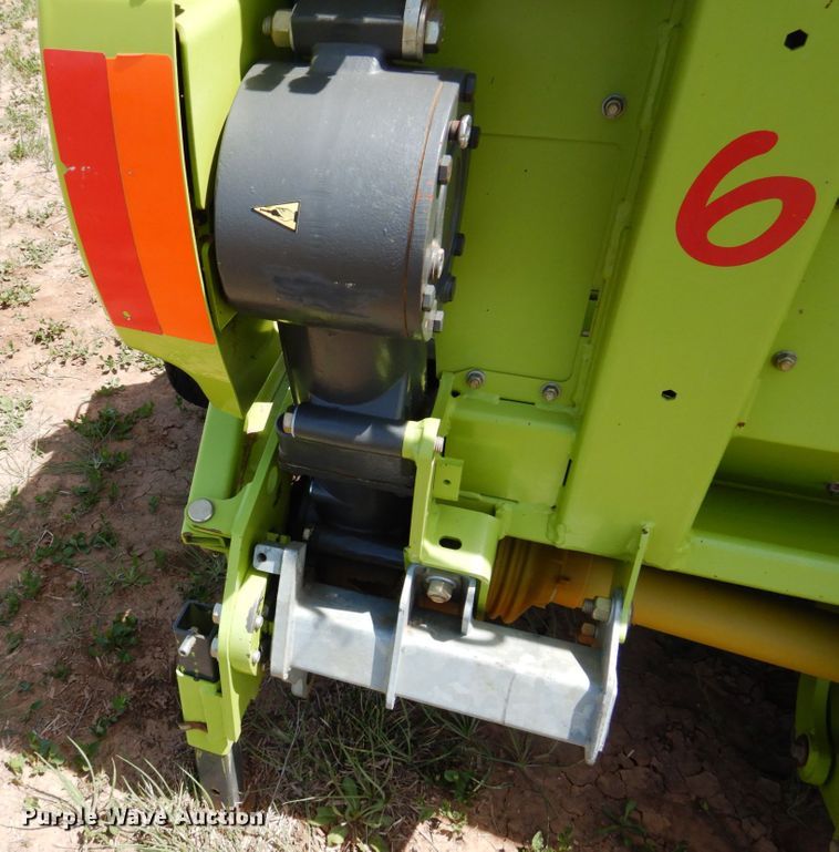image for item GN9803 2015 Claas 380 pickup head