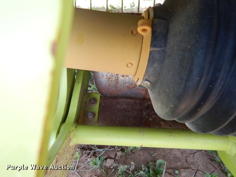 image for item GN9803 2015 Claas 380 pickup head