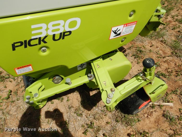 image for item GN9803 2015 Claas 380 pickup head