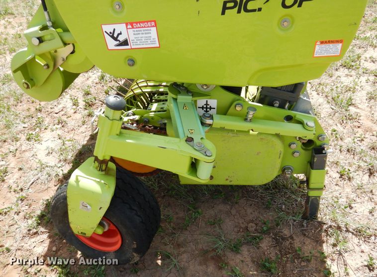 image for item GN9803 2015 Claas 380 pickup head