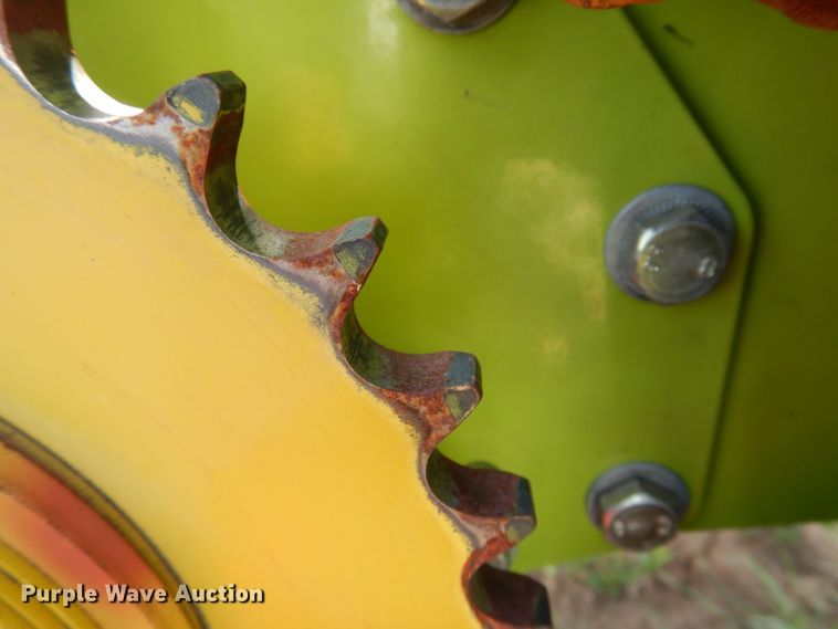 image for item GN9803 2015 Claas 380 pickup head