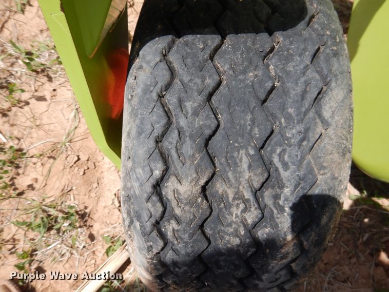 image for item GN9803 2015 Claas 380 pickup head