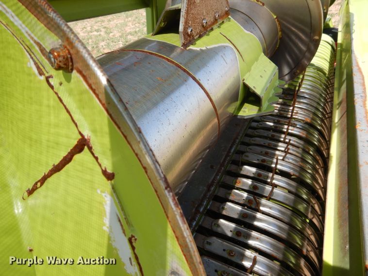 image for item GN9804 2013 Claas 380 pickup head