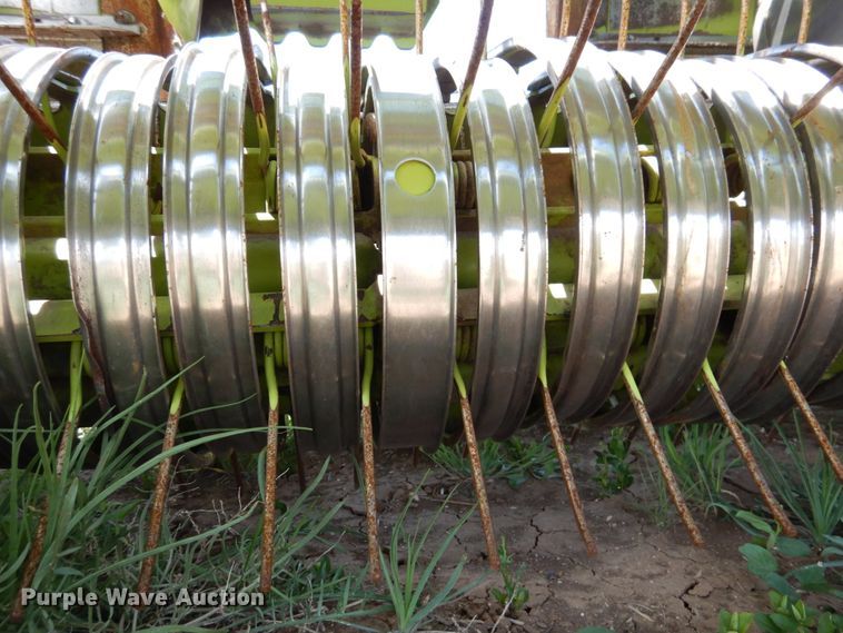 image for item GN9804 2013 Claas 380 pickup head