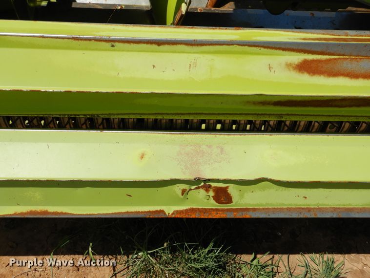 image for item GN9804 2013 Claas 380 pickup head