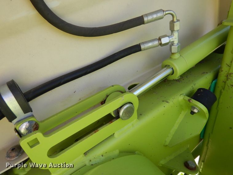 image for item GN9804 2013 Claas 380 pickup head