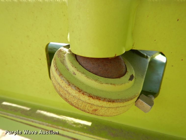 image for item GN9804 2013 Claas 380 pickup head