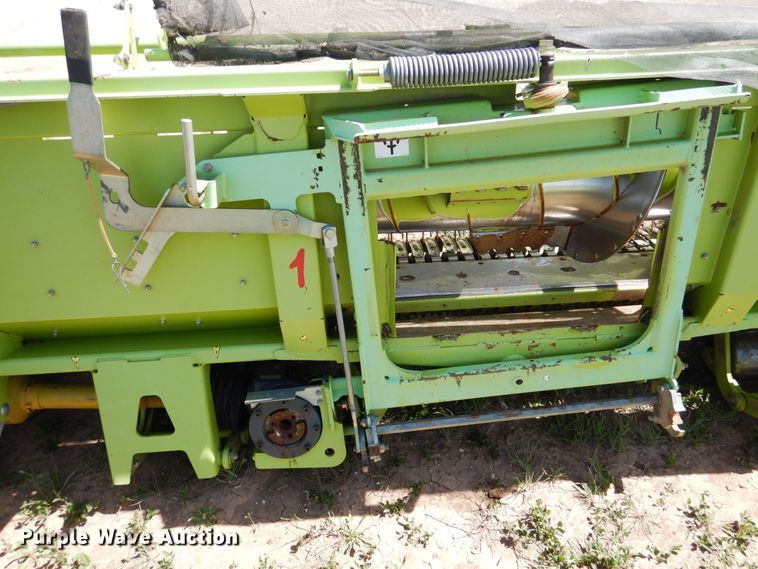 image for item GN9804 2013 Claas 380 pickup head