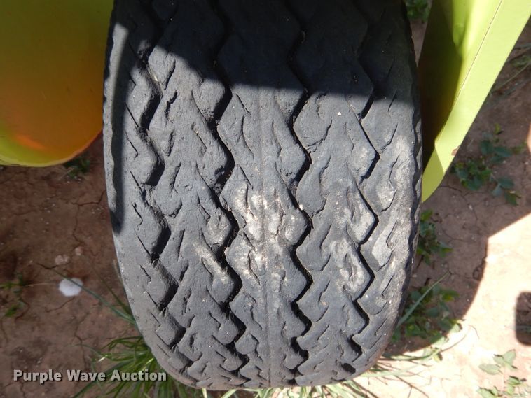 image for item GN9804 2013 Claas 380 pickup head