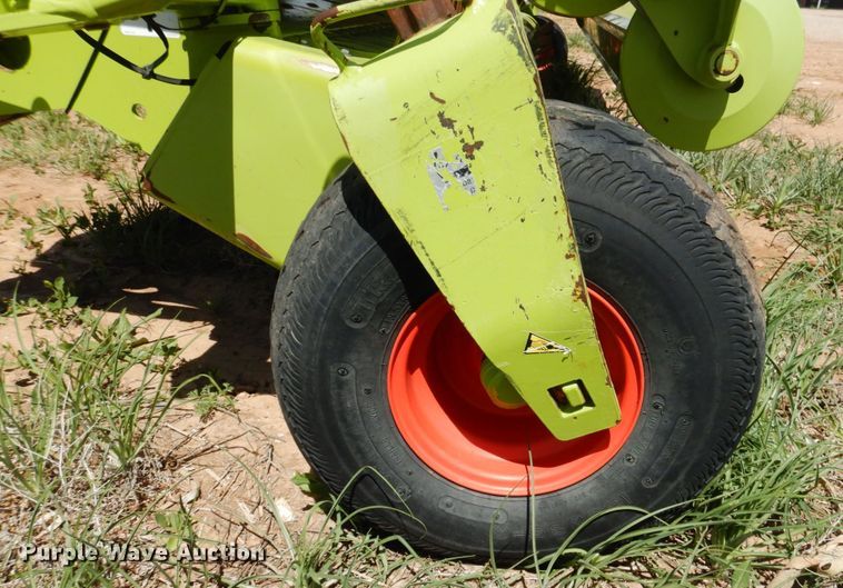 image for item GN9804 2013 Claas 380 pickup head