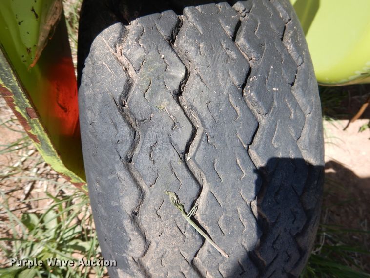 image for item GN9804 2013 Claas 380 pickup head