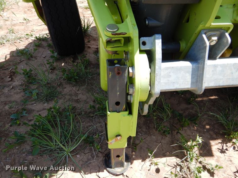 image for item GN9804 2013 Claas 380 pickup head