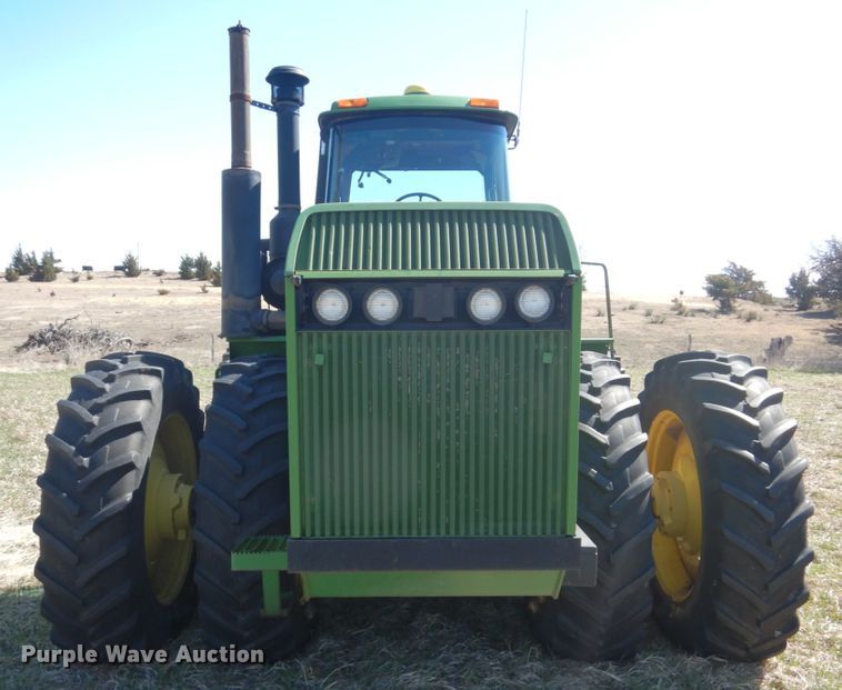 image for item GO9072 1994 John Deere 8770 4WD tractor