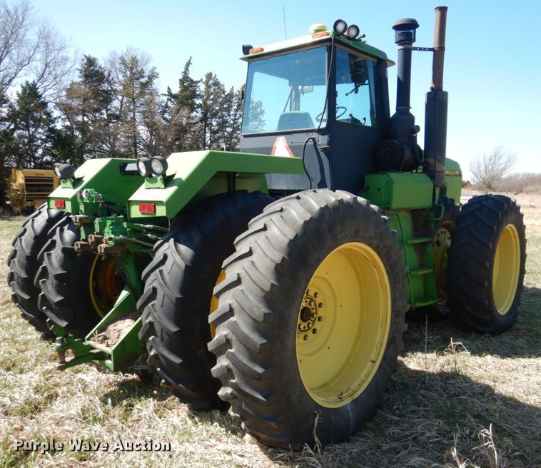 image for item GO9072 1994 John Deere 8770 4WD tractor