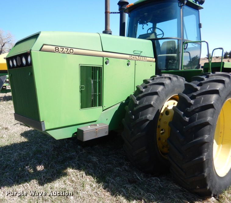 image for item GO9072 1994 John Deere 8770 4WD tractor