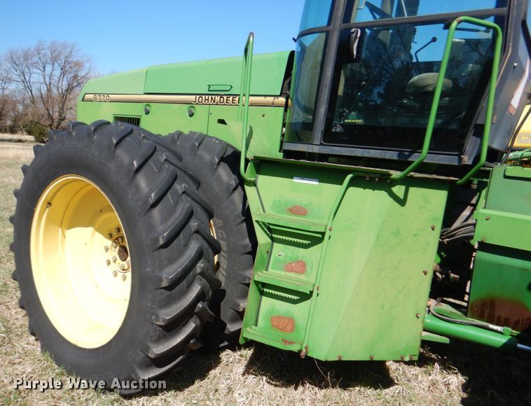 image for item GO9072 1994 John Deere 8770 4WD tractor
