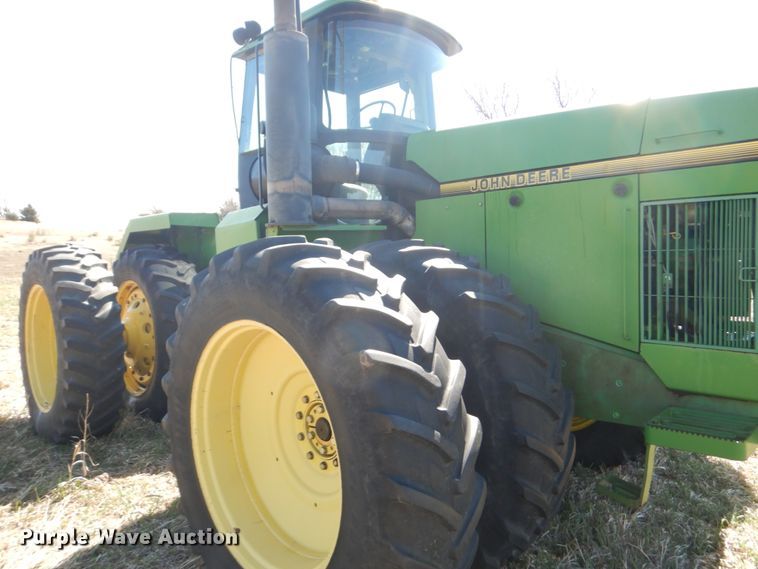 image for item GO9072 1994 John Deere 8770 4WD tractor