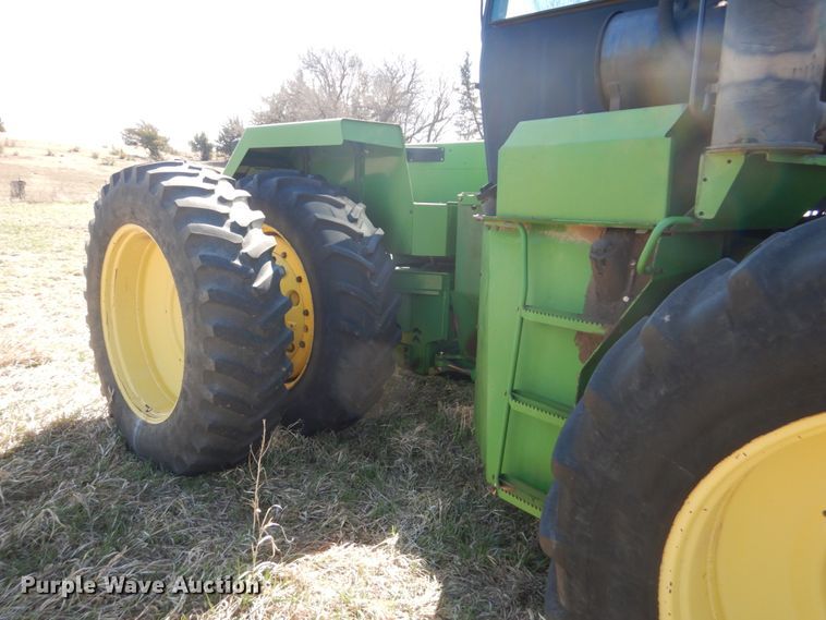 image for item GO9072 1994 John Deere 8770 4WD tractor