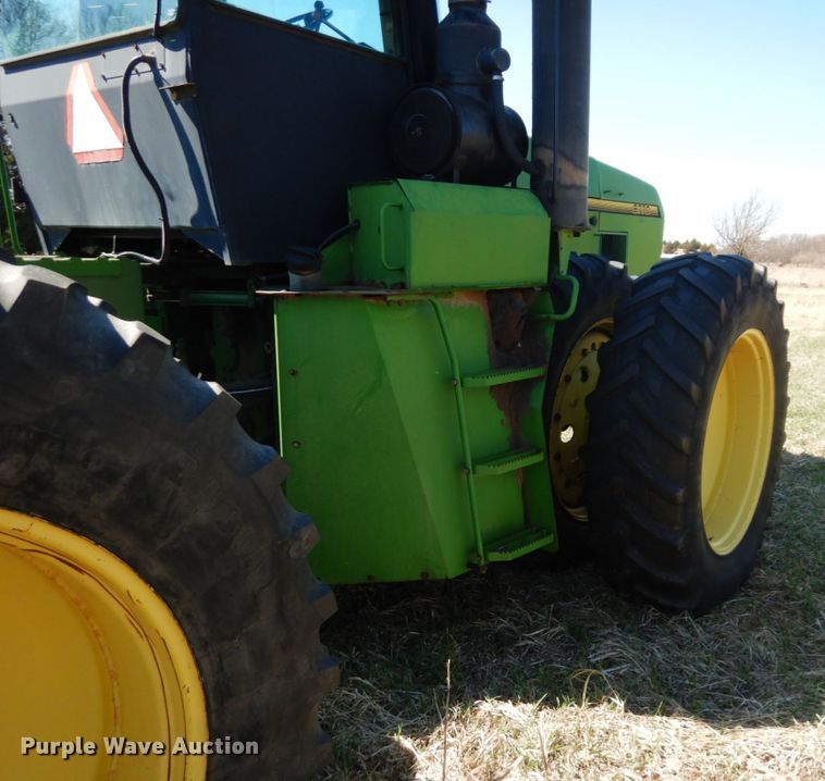 image for item GO9072 1994 John Deere 8770 4WD tractor