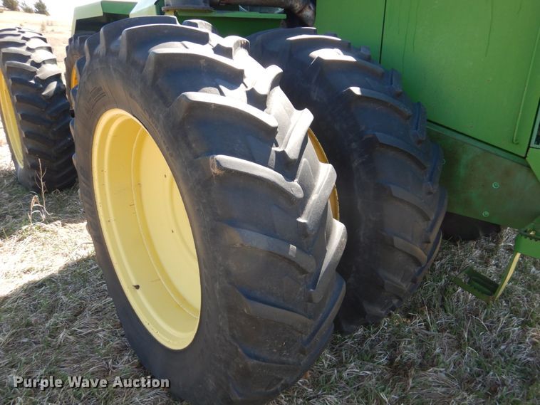 image for item GO9072 1994 John Deere 8770 4WD tractor