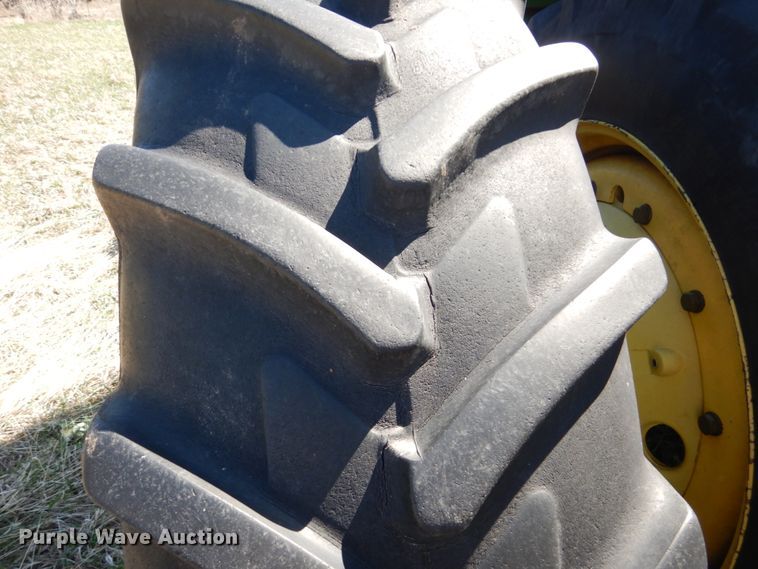 image for item GO9072 1994 John Deere 8770 4WD tractor