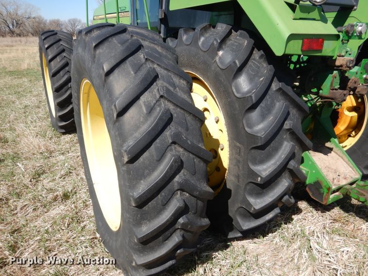 image for item GO9072 1994 John Deere 8770 4WD tractor