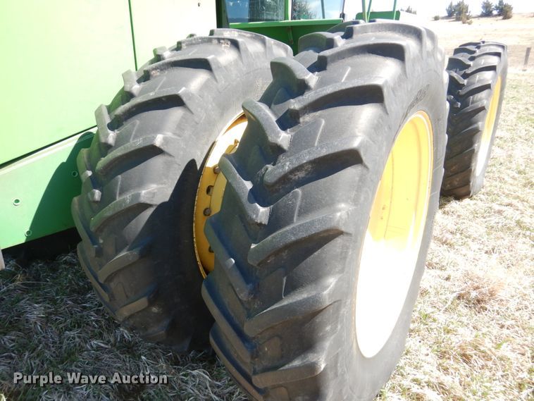 image for item GO9072 1994 John Deere 8770 4WD tractor