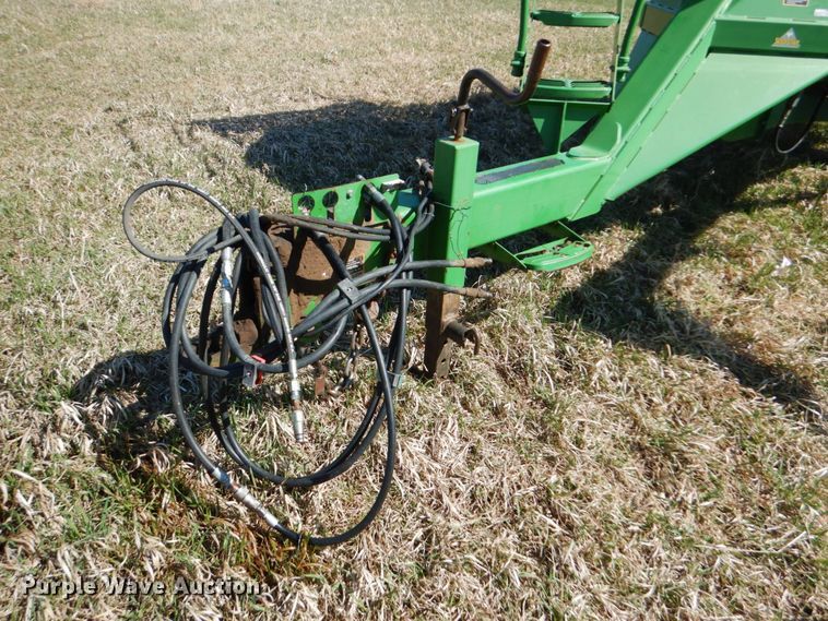 image for item GO9073 2001 John Deere 1860 no-till air seeder