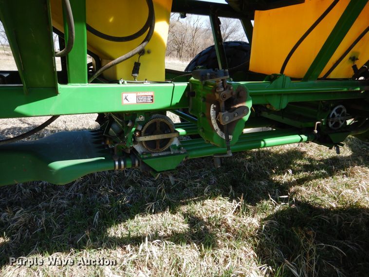 image for item GO9073 2001 John Deere 1860 no-till air seeder