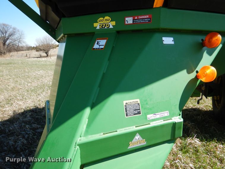 image for item GO9073 2001 John Deere 1860 no-till air seeder