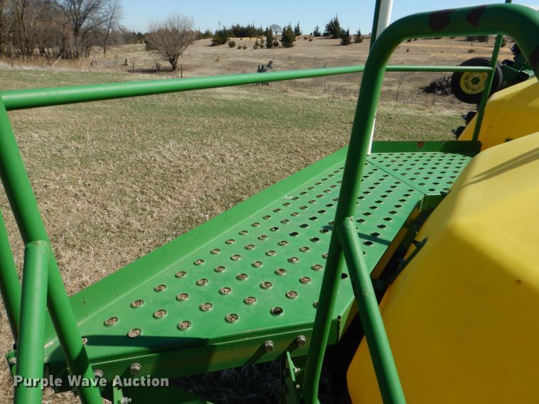 image for item GO9073 2001 John Deere 1860 no-till air seeder