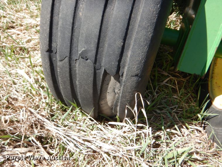 image for item GO9073 2001 John Deere 1860 no-till air seeder