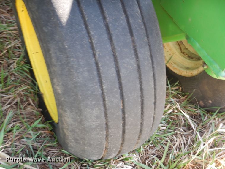 image for item GO9073 2001 John Deere 1860 no-till air seeder