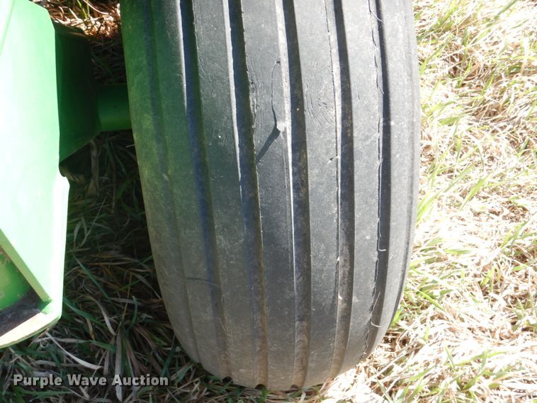 image for item GO9073 2001 John Deere 1860 no-till air seeder